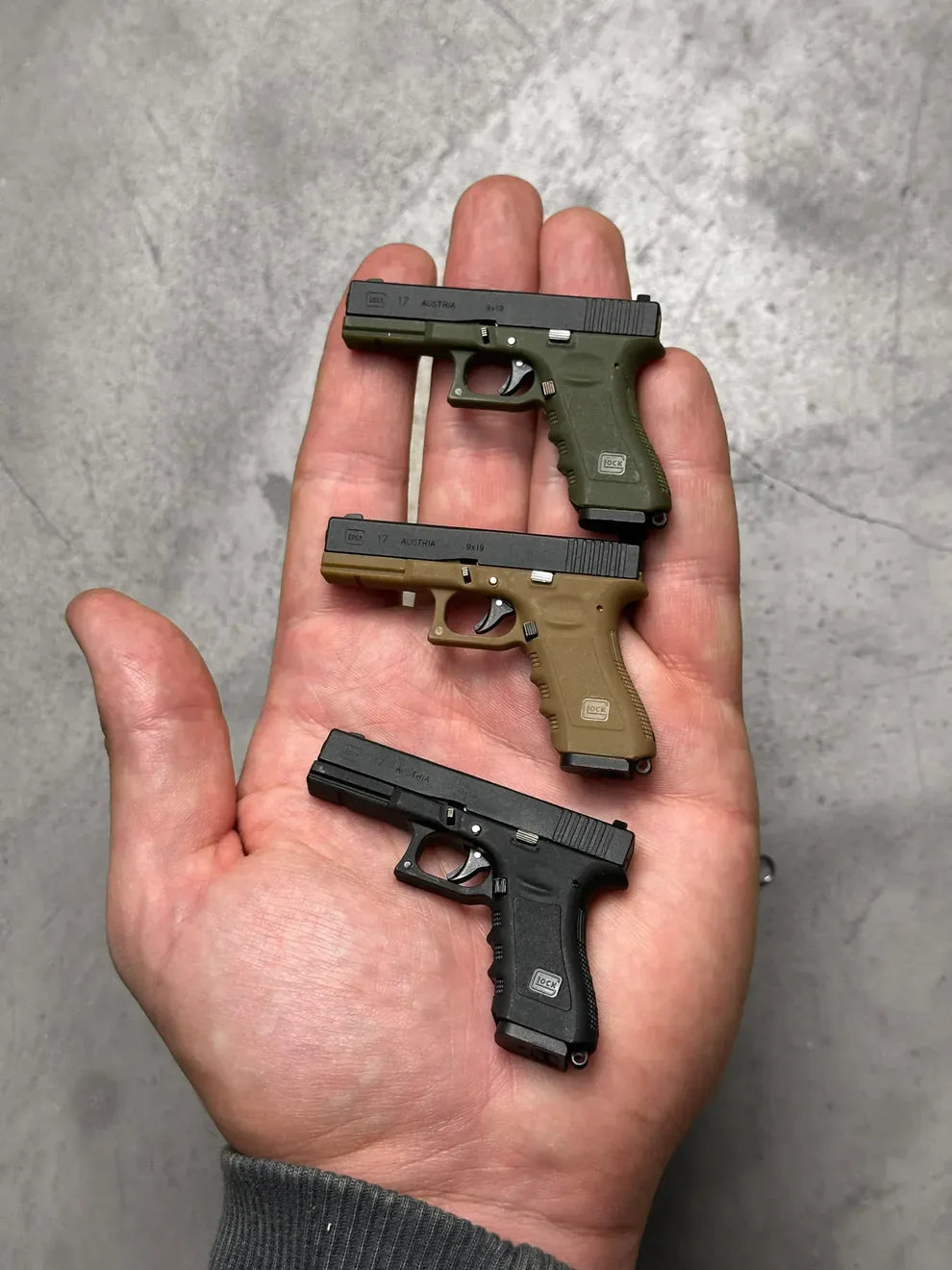 Chamber08™ Glock 17 Ejection Detachable Keychain