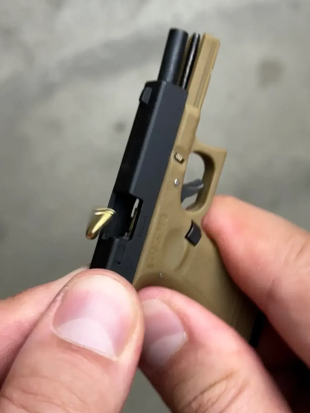 Chamber08™ Glock 17 Ejection Detachable Keychain